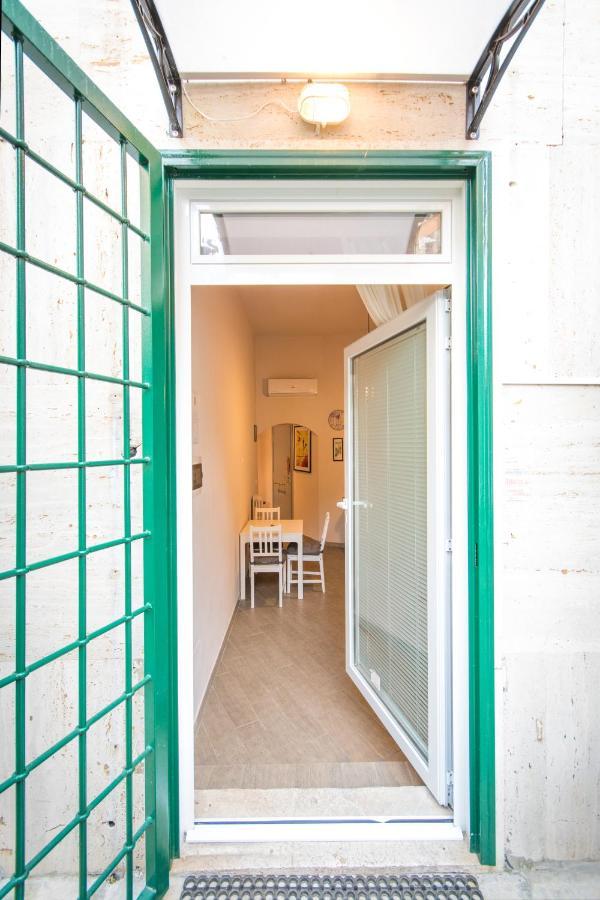 Vercelli Guest House Near San Giovanni Рим Екстериор снимка