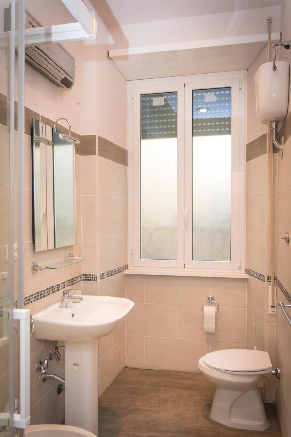 Vercelli Guest House Near San Giovanni Рим Екстериор снимка